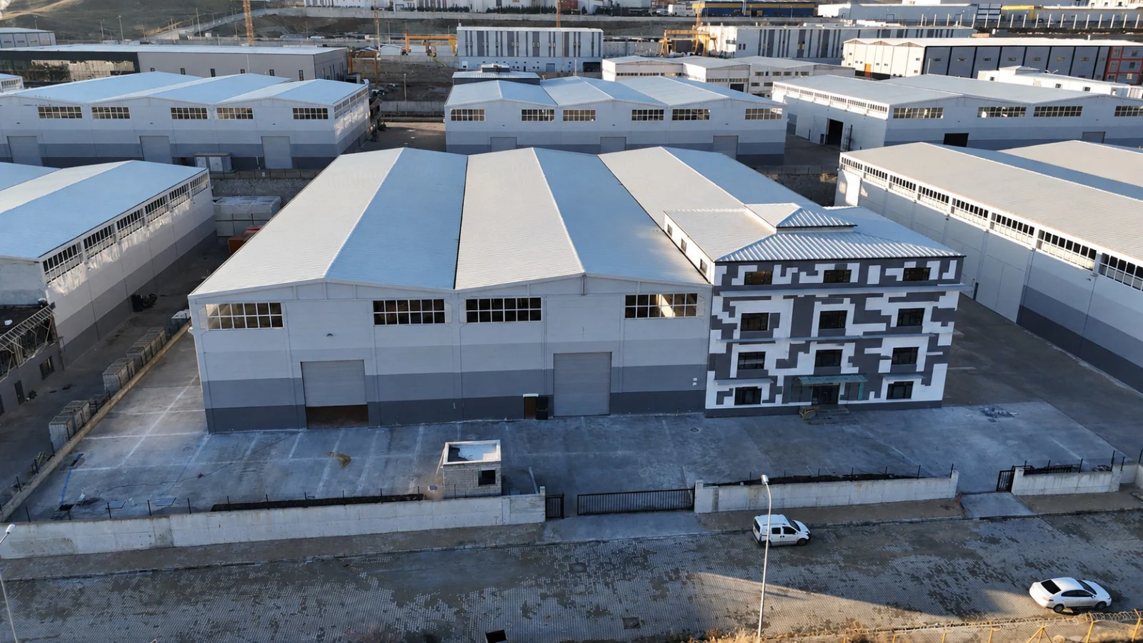 Başkent OSB üretim tesisi ön cephe görünümü